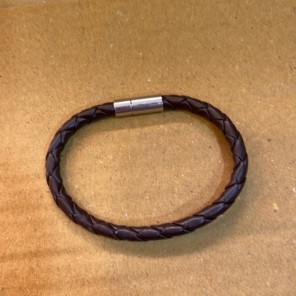 ❄️❄️New Brown Braided Leather Bracelet - Picture 3 of 6